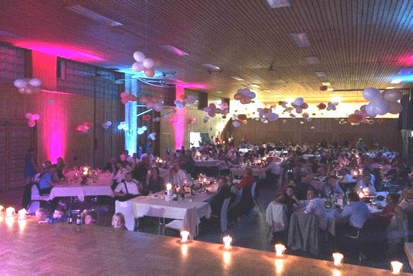 Veranstaltungen-Fotos Hochzeit auf der Schwäbische Alb Hochzeitsdj-Oberschwaben rockt die Party